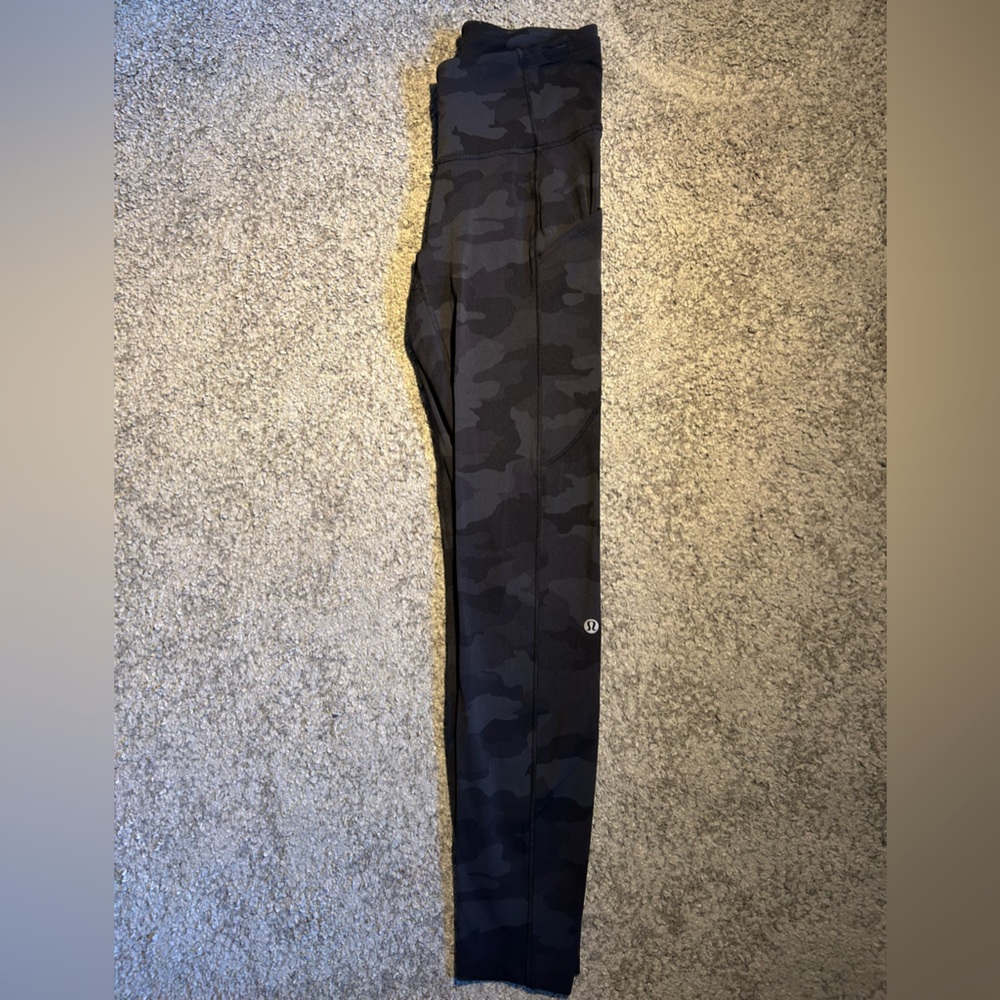 LULULEMON CAMO LEGGGINGS 28” HR Tight